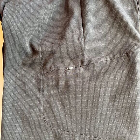 LULULEMON Women's Black Zip fly, Ankle pants w/zip pockets at Thigh Sz 8 - Picture 7 of 8